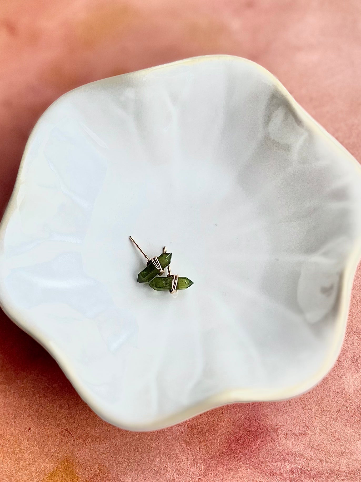 Saressa Designs Crest Studs - Peridot