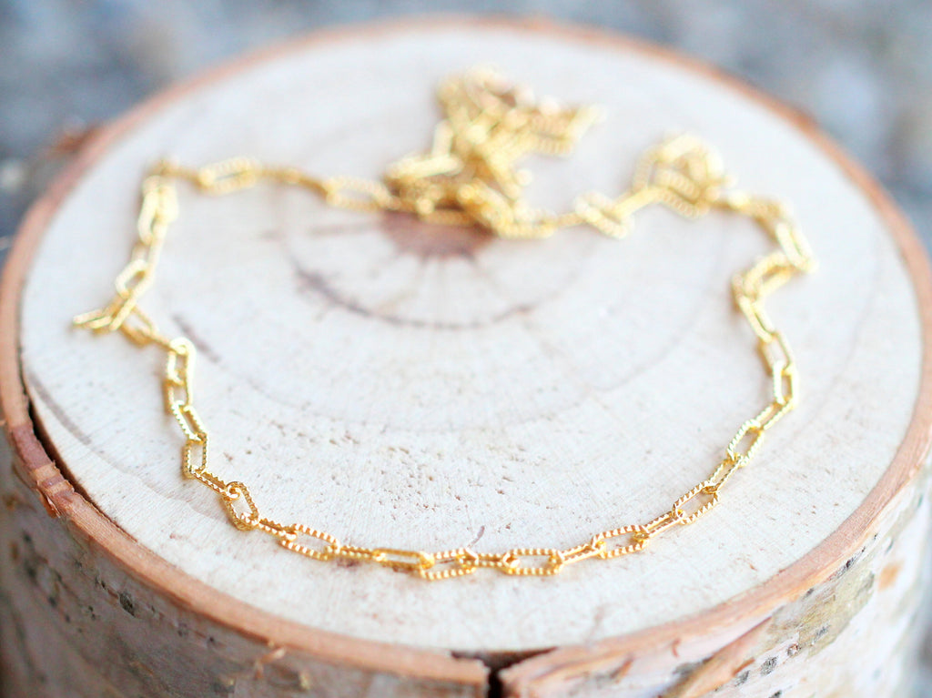 Textured Paperclip Necklace