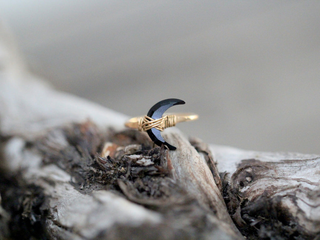 Moonbeam Ring - Black Agate