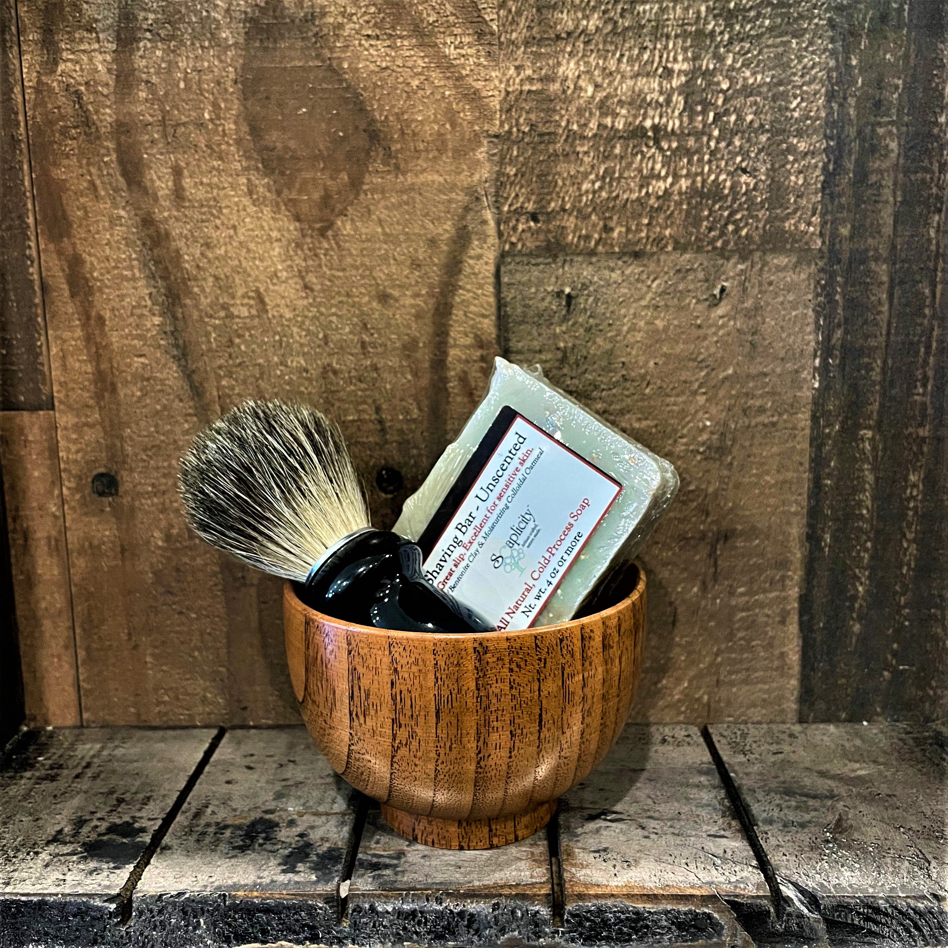 Soaplicity Men's Shaving Sets in Black/Datewood