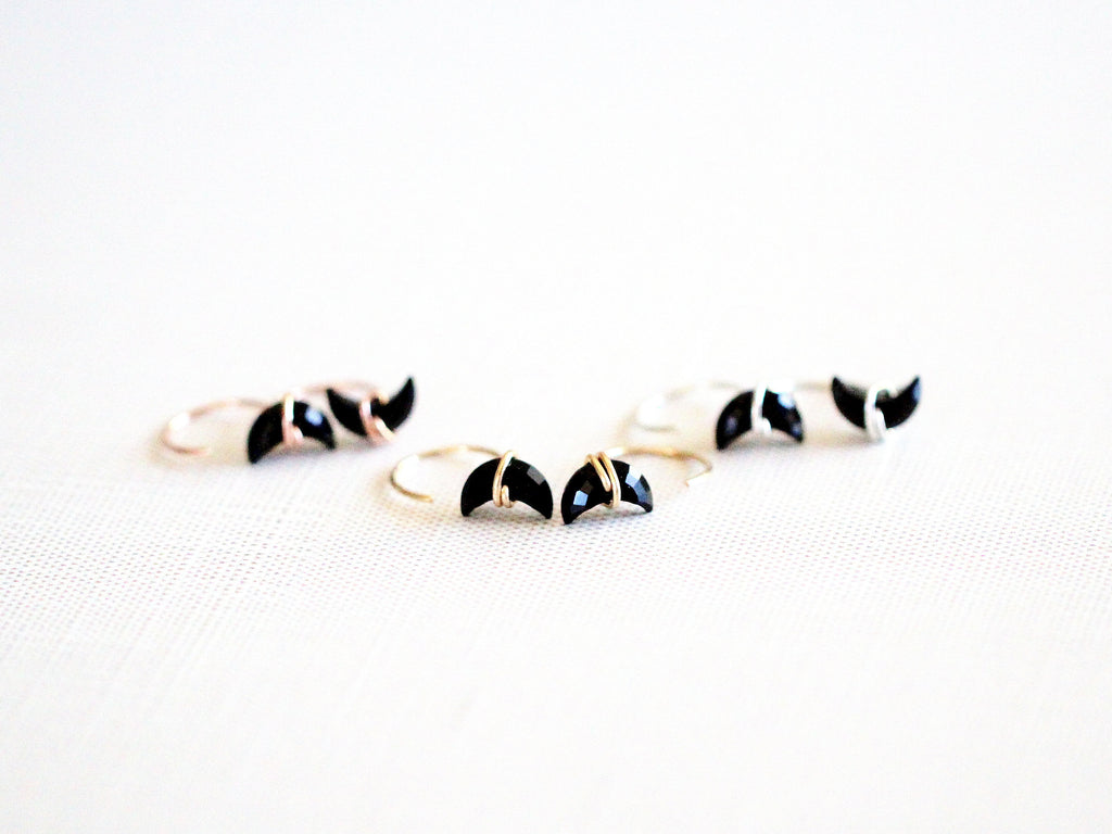 Moonbeam Hug Hoops - Black Agate