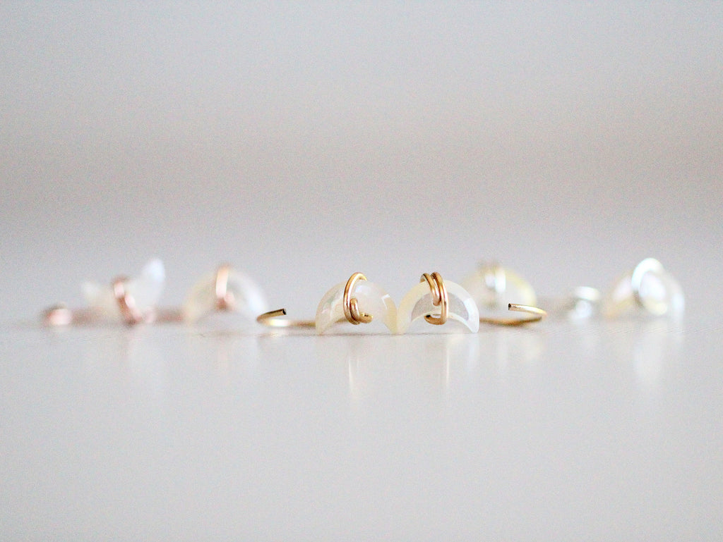 Moonbeam Hug Hoops - Mother of Pearl