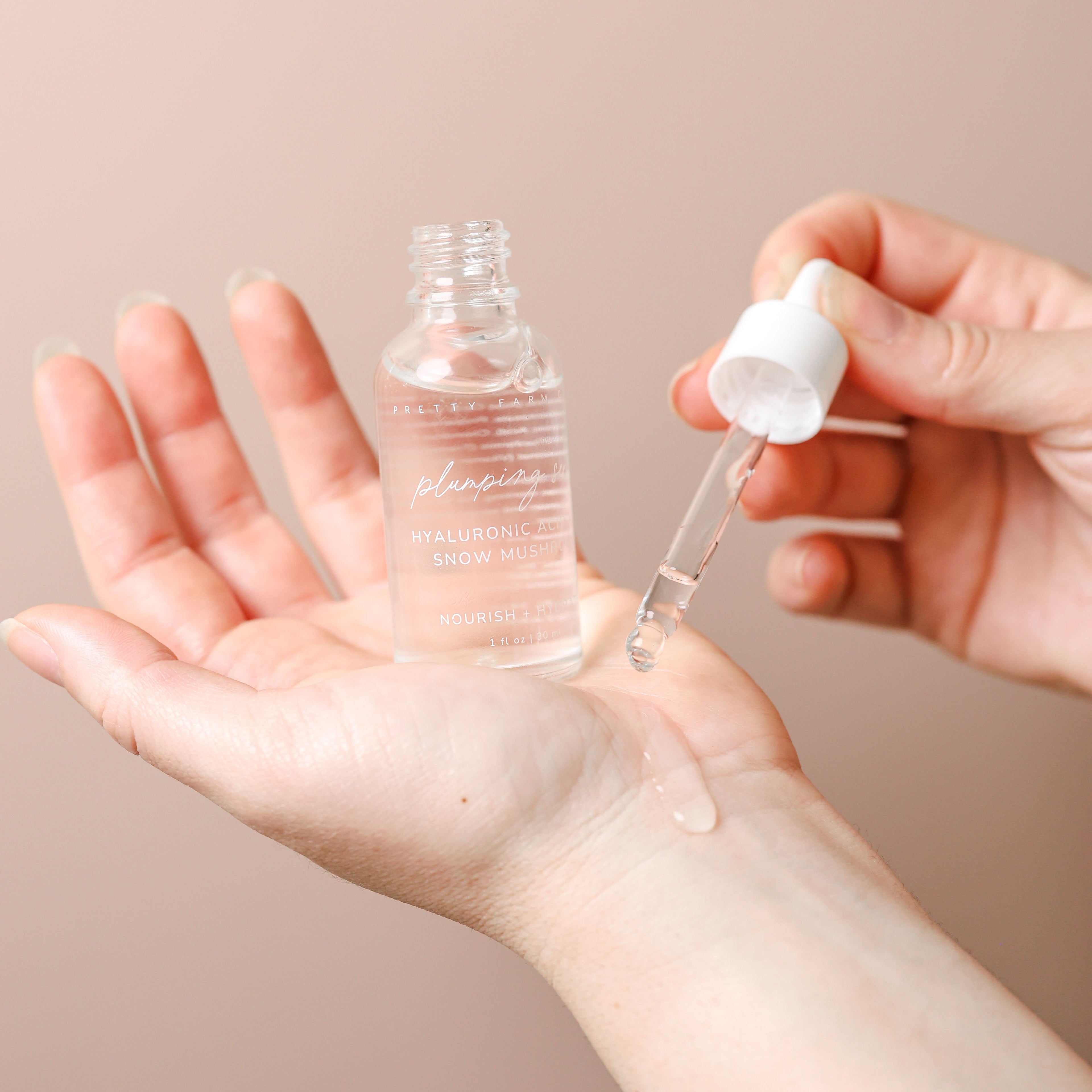 Pretty Farm Girl Hyaluronic Plumping Serum with Vitamin B5 + Snow Mushroom
