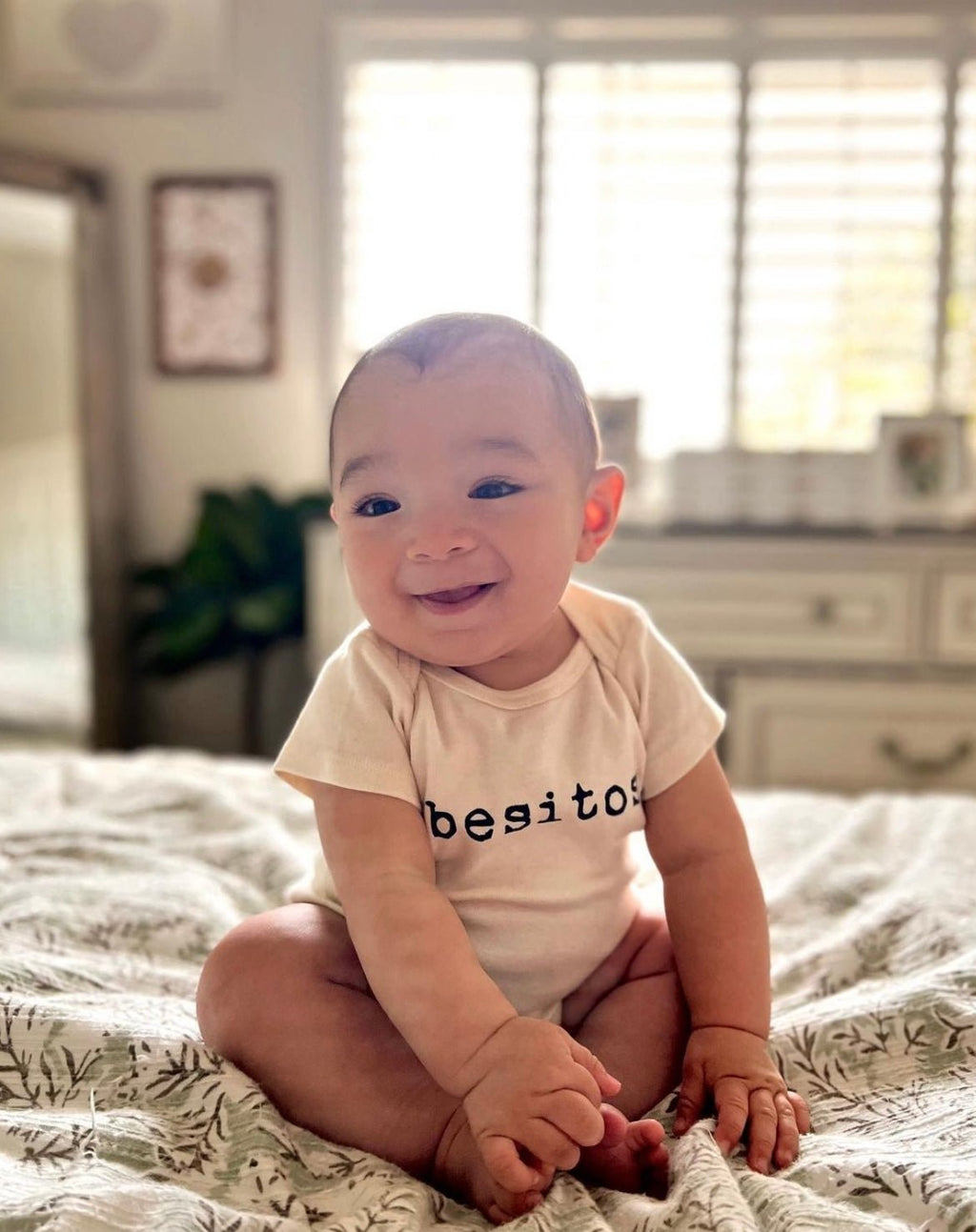Besitos Organic Baby Bodysuit